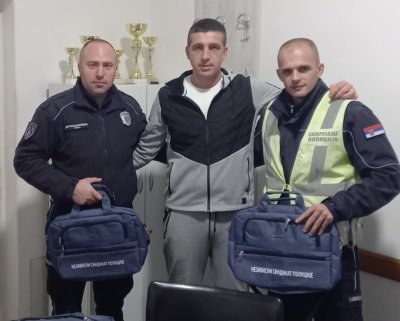 KC Prijepolje – Uručene torbe za laptopove zaposlenima u PS Nova Varoš